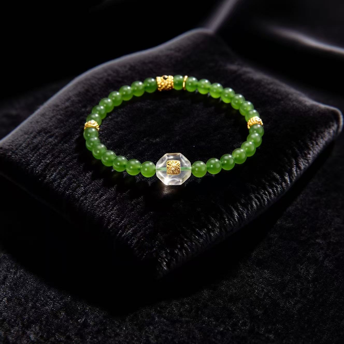 T30 Emerald Heart Bracelet