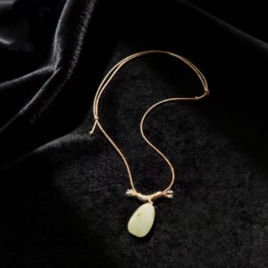 T14 Hetian Pendant（Random style）