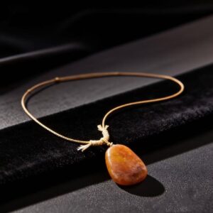 T16 Hetian Memorial Necklace (Random Style)